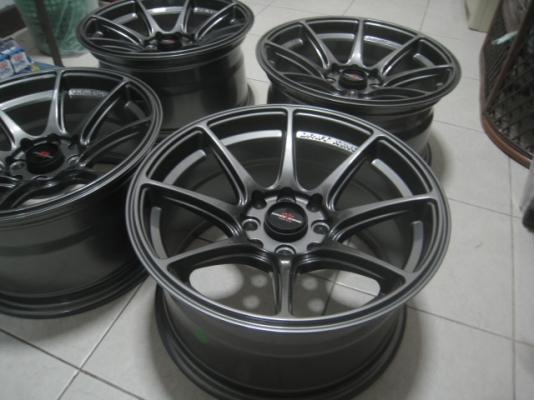 ขายล้อแม็กใหม่ ลาย xxr 527 15"x8" et20 4รู100/114.3 สีเทากัน สนใจติดต่อเล็กคลองสาม (081-3747940)