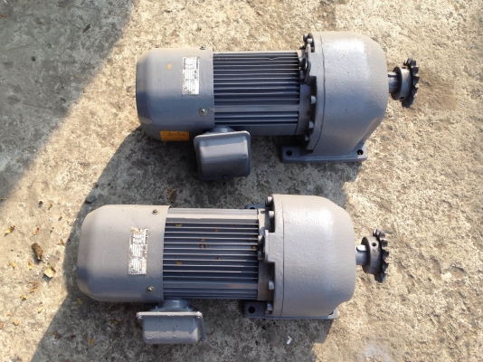 ขายมอเตอร์เกียร์ mitsubishi 1 HP. 380 V อัตราทด 1:40 มีเบรคในตัว สภาพสวย พร้อมใช้งาน มี 2 ตัวครับ