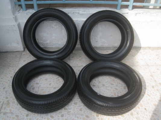 ขายยาง Yokohama db decibel e70 185/60r15 ยางผลิตสัปดาห์ที่ 28 ปี13  สนใจติดต่อเล็กคลองสามครับ (081-3747940)