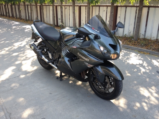 ขายดาว์น 90,000 KAWASAKI ZZR 1400 ปี 2006