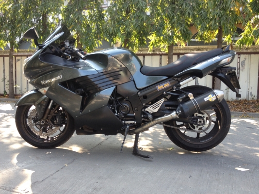 ขายดาว์น 90,000 KAWASAKI ZZR 1400 ปี 2006