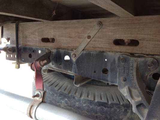 ISUZU NKR 130 แรงเทอร์โบ 6 ล้อเล็ก ปี 2549 ยาว 4.30 ม. ISUZU NKR 130 แรงเทอร์โบ 6 ล้อเล็ก ปี 2549 ยาว 4.30 ม.