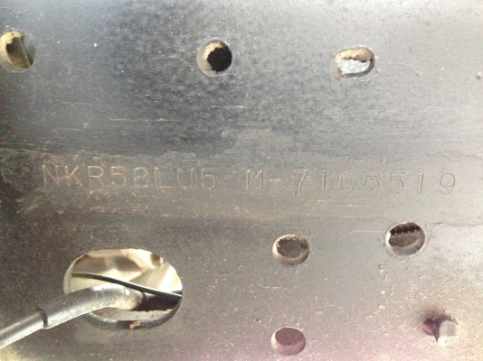 ISUZU  NKR  6 ล้อเล็ก ปี 2539 เกียร์สั้น เครื่อง 110 แรง ยาว 4.30 ม.