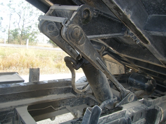 6ล้อดัมพ์ HINOFC 4J งามๆ 145HP(รถห้างแท้ๆครับผม!!!)กำลังจะได้รถใหม่แล้วลดให้ครับ 915,000 บาท