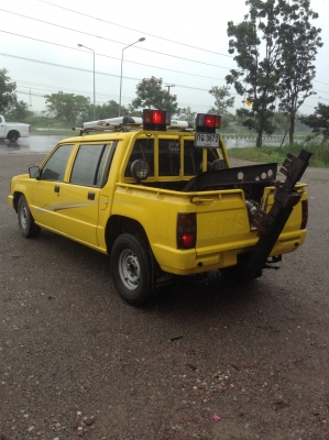 รถยก. MITSUBISHI L200 CYCLONE 4 ประตู เครื่อง2500. เทอโบว์ พวงมาลัยเพาเวอร์ ยางเพิ่งเปลี่ยนมาใหม่ แอร์เย็น เครื่องเสียงครบ สภาพพร้อมใช้งาน 120,000