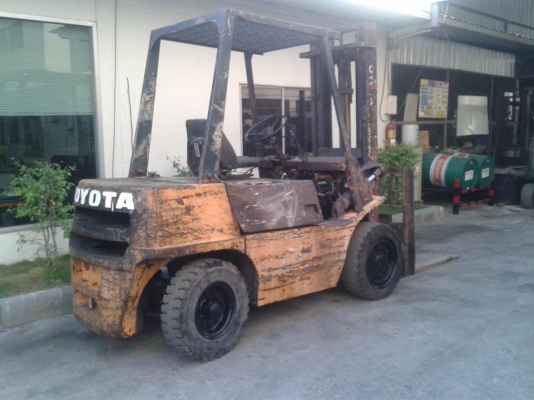 ขายรถยกโฟร์คลิฟท์ TOYOTA 3.5 ตัน (เครื่อง,เกียร์ดี ) ดีเซล ขายรถยกโฟร์คลิฟท์ TOYOTA 3.5 ตัน (เครื่อง,เกียร์ดี ) ดีเซล