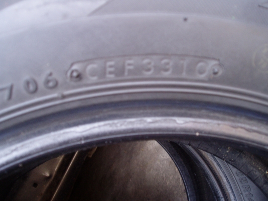 ขายยาง185 65 14 มี2เส้นๆละ400บาท