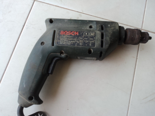 สว่าน BOSCH 450บาท ทนๆดีกว่าซื้อของจีนแดงครับ