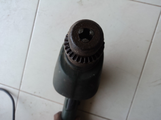 สว่าน BOSCH 450บาท ทนๆดีกว่าซื้อของจีนแดงครับ