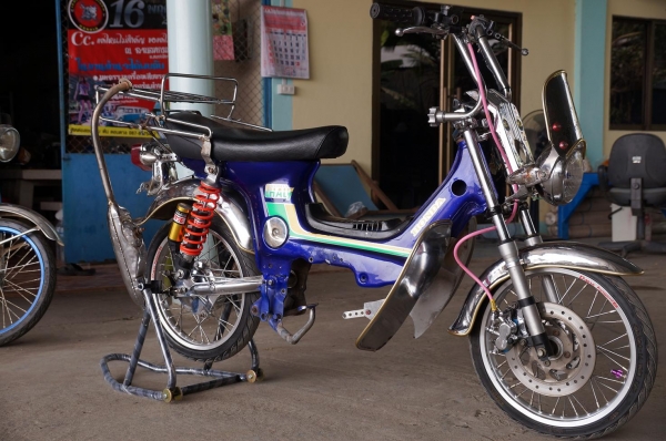 ขาย โครงเข็น HONDA ชาลี สวยสวย อะไหล่งานเหล็ก ชุบทั้งคัน  โช็คหลังสวยๆ ตะแกงหลัง 2 ชั้น ถังน้ำมันก็ชุบนะครับ ล้อขอบ 14 สภาพตามรูป สายไฟเดินไว้แล้วทั้งคัน เอาไปยกเครื่องขึ้นใช้ได้เลยครับ