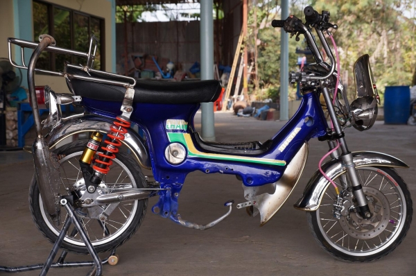 ขาย โครงเข็น HONDA ชาลี สวยสวย อะไหล่งานเหล็ก ชุบทั้งคัน  โช็คหลังสวยๆ ตะแกงหลัง 2 ชั้น ถังน้ำมันก็ชุบนะครับ ล้อขอบ 14 สภาพตามรูป สายไฟเดินไว้แล้วทั้งคัน เอาไปยกเครื่องขึ้นใช้ได้เลยครับ