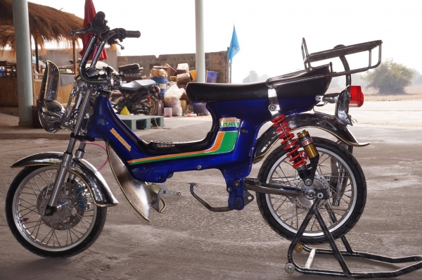 ขาย โครงเข็น HONDA ชาลี สวยสวย อะไหล่งานเหล็ก ชุบทั้งคัน  โช็คหลังสวยๆ ตะแกงหลัง 2 ชั้น ถังน้ำมันก็ชุบนะครับ ล้อขอบ 14 สภาพตามรูป สายไฟเดินไว้แล้วทั้งคัน เอาไปยกเครื่องขึ้นใช้ได้เลยครับ