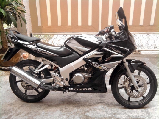 ขออนุญาติขาย HONDA CBR 150 ลายไฟ สตา์ร์ทมือ โอนให้ฟรีครับ