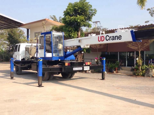 ขายเครน AICHI 7ตัน เครื่อง175 ยาง900 มีทะเบียน รถสวยสภาพดี