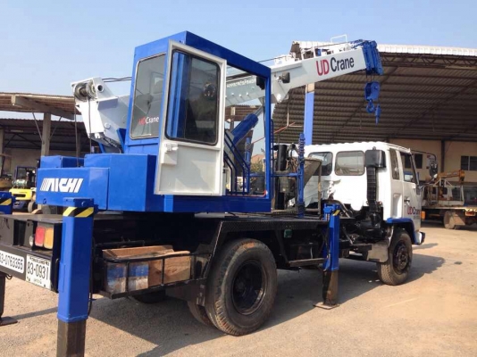 ขายเครน AICHI 7ตัน เครื่อง175 ยาง900 มีทะเบียน รถสวยสภาพดี