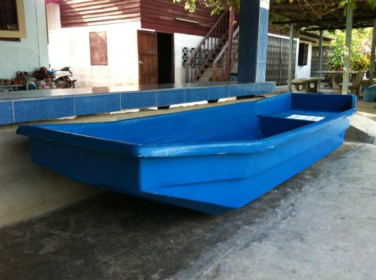 (ขายไปแล้วครับ ขอขอบคุณ คุณประเสริฐ ที่มารับเรือถึงบ้าน เป็นอย่างสูงครับ) เรือไฟเบอร์ อย่างหนา ยาว 10 ฟุต(3 เมตร) แถม พาย 1 อัน ซื้อมาเมื่อปี 53 ที่น้ำท่วมใหญ่ แต่น้ำมาไม่ถึงบ้าน ก็เลยไม่ได้ใช้