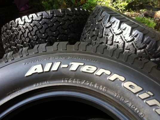 ขายยาง BF Goodrich All-terrain ขนาด 265 75 r16 ดอกสวย
