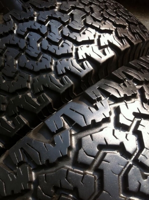 ขายยาง BF Goodrich All-terrain ขนาด 265 75 r16 ดอกสวย