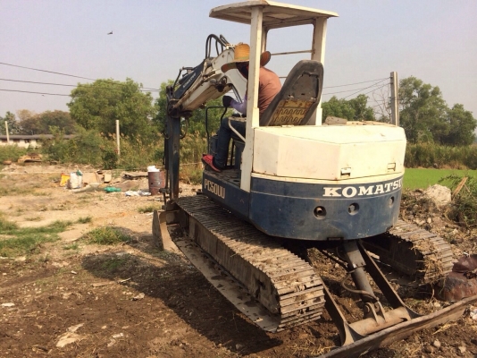 ขายรถแมคโครPC50UUสภาพพร้อมใช้ สนใจติดต่อบอย 085-156-2314