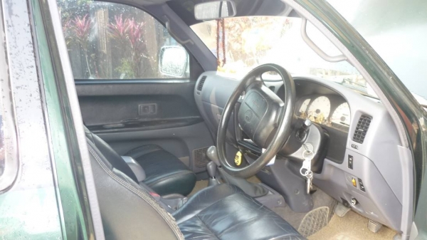 รถ  HILUX SPORT RIDER  ปี 2001 เครื่อง 3,000 CC. 4WD