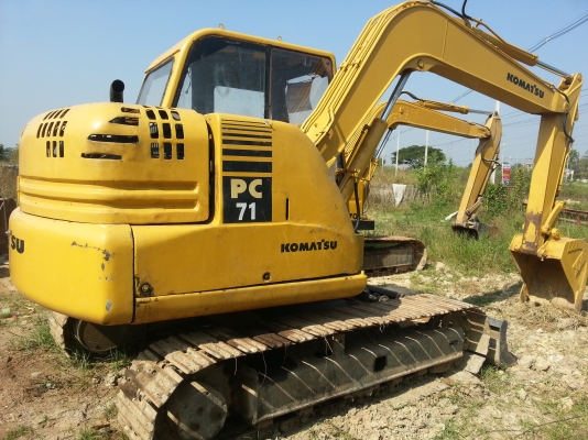 ขายรถแบคโฮ KOMATSU PC71 สภาพพร้อมใช้งาน เจ้าของขายเอง ขายรถแบคโฮ KOMATSU PC71 สภาพพร้อมใช้งาน เจ้าของขายเอง