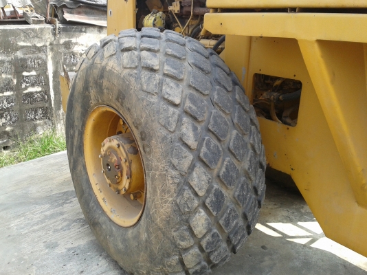 รถบดล้อหนามหุ้มเรียบ รถบดล้อหนามหุ้มเรียบ