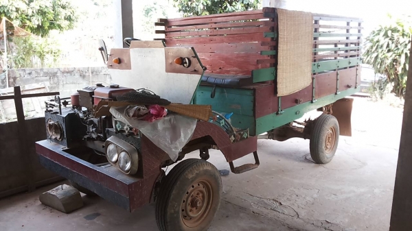 **79,000 บ.ต่อรอง**ขายแต๋น4ล้อ KUBOTA ET11แรง เครื่องแน่นดี ติดง่าย ช่วงล่างเดิม คัสซีหน้า4 คัสซีดี เกียร์ดี มีสโลวกลาง กระบะพื้นไม้คอกไม้ สภาพดีไม่ผุ ยาว2.0ม.ยางดี4เส้น บรรทุก 4ตัน สภาพพร้อมใช้ พร้อมลุยงาน ทะเบียนขาด เอกสารเล่มทะเบียนครบ ราคาต่อรองได้เด้