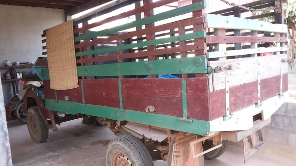 **79,000 บ.ต่อรอง**ขายแต๋น4ล้อ KUBOTA ET11แรง เครื่องแน่นดี ติดง่าย ช่วงล่างเดิม คัสซีหน้า4 คัสซีดี เกียร์ดี มีสโลวกลาง กระบะพื้นไม้คอกไม้ สภาพดีไม่ผุ ยาว2.0ม.ยางดี4เส้น บรรทุก 4ตัน สภาพพร้อมใช้ พร้อมลุยงาน ทะเบียนขาด เอกสารเล่มทะเบียนครบ ราคาต่อรองได้เด้