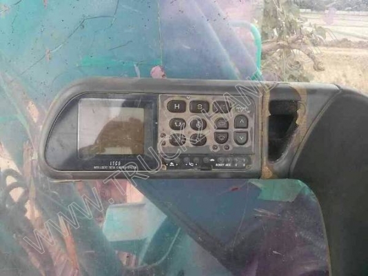 รถแบคโฮ ยี่ห้อ KOBELCO รุ่น SK200 MARK5