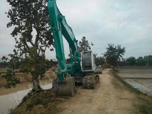 รถแบคโฮ ยี่ห้อ KOBELCO รุ่น SK200 MARK5