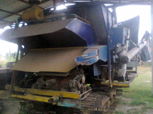 ขายรถเกี่ยวข้าวอุ้มบางไทรการช่าง280000หรือรวมเทเลอร์500000บาท