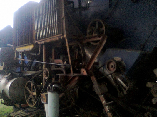 ขายรถเกี่ยวข้าวอุ้มบางไทรการช่าง280000หรือรวมเทเลอร์500000บาท