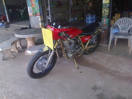 ขาย sr 400  มาก่อนได้ก่อนคับ