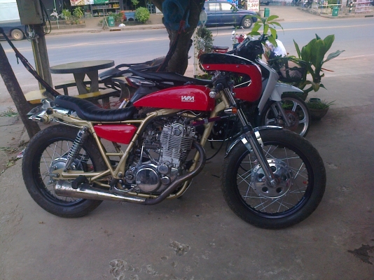 ขาย sr 400  มาก่อนได้ก่อนคับ