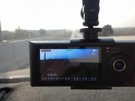 ขายกล้องติดหน้ารถบันทึกเหตุการระหว่างขับ มีGPS ระบุบตำแหน่ง กล้องมุมกว้าง