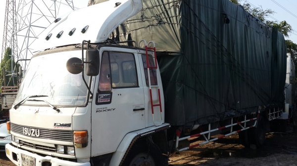 ขาย6ล้ออีซูซุ ร๊อคกี้ FTR ยาว7.20เมตร เครื่อง6BD1 160แรงม้า พวงมาลัยพาวเวอร์ ยางดี6เส้น ขาย6ล้ออีซูซุ ร๊อคกี้ FTR ยาว7.20เมตร เครื่อง6BD1 160แรงม้า พวงมาลัยพาวเวอร์ ยางดี6เส้น