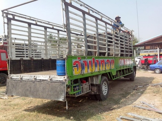 ขายรถบรรทุกหกล้ออีซูซูร็อคกี้ FTR 11HY เครื่อง 175 แรงม้า 6BG-1แน่นมากกระบะยาว 7.20 เมตรรถห้าง