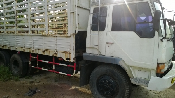 FUSO FN517และFN527  10ล้อเพลาเดียวกะบะรั้วคอกเหล็ก 191แรง หัวเก็บสีแล้ว สภาพดี...เล่มพร้อม.