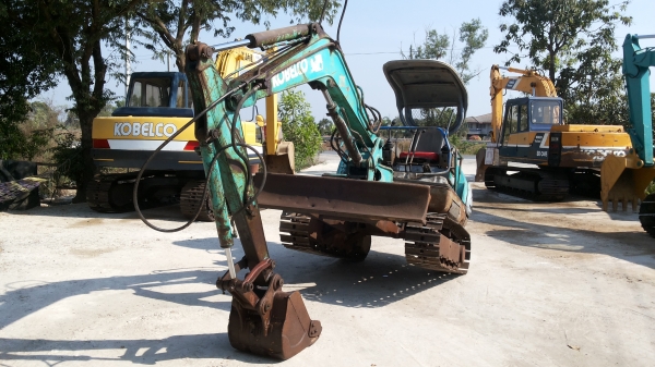 ขายด่วนรถเเม็คโครโกเบโก้SK030 รุ่นใหม่รถนำเข้าเก่าญี่ปุ่นไม่เคยใช้ในไทยเลย