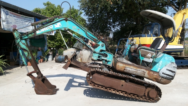 ขายด่วนรถเเม็คโครโกเบโก้SK030 รุ่นใหม่รถนำเข้าเก่าญี่ปุ่นไม่เคยใช้ในไทยเลย