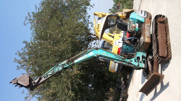 ขายด่วนรถเเม็คโครโกเบโก้SK030 รุ่นใหม่รถนำเข้าเก่าญี่ปุ่นไม่เคยใช้ในไทยเลย