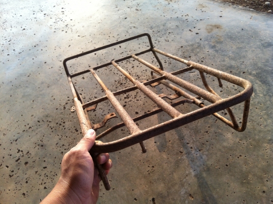 ตะแกรงเหล็ก ติดท้าย วางของออกทริป ยืดได้หดได้ 900