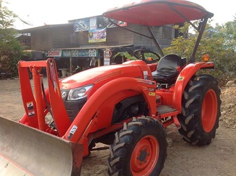 รถแทรกเตอร์คูโบต้า  L3608 สภาพดีมากๆ  เดิมๆ  พร้อมใช้งาน ไปใช้ไม่ผิดหวัง  สภาพเดิมทั้งคัน มีผานดันหน้า  ผานหลัง  เเละ ผานยกร่อง เป็นรถที่ขาดจากการจำนำ