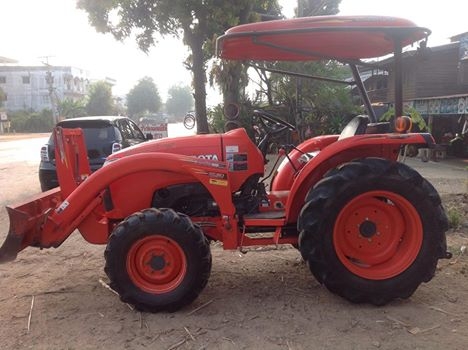 รถแทรกเตอร์คูโบต้า  L3608 สภาพดีมากๆ  เดิมๆ  พร้อมใช้งาน ไปใช้ไม่ผิดหวัง  สภาพเดิมทั้งคัน มีผานดันหน้า  ผานหลัง  เเละ ผานยกร่อง เป็นรถที่ขาดจากการจำนำ