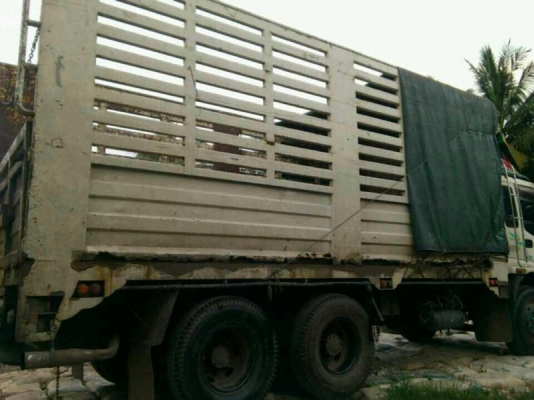 รถอีซูซุ 10 ล้อ รั้ว FVM 195 แรงม้า. ปี 38 สนใจติดต่อ 081 - 6079515 รถอีซูซุ 10 ล้อ รั้ว FVM 195 แรงม้า. ปี 38 สนใจติดต่อ 081 - 6079515