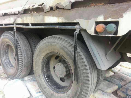 รถอีซูซุ 10 ล้อ รั้ว FVM 195 แรงม้า. ปี 38 สนใจติดต่อ 081 - 6079515 รถอีซูซุ 10 ล้อ รั้ว FVM 195 แรงม้า. ปี 38 สนใจติดต่อ 081 - 6079515