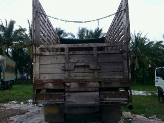 รถอีซูซุ 10 ล้อ รั้ว FVM 195 แรงม้า. ปี 38 สนใจติดต่อ 081 - 6079515 รถอีซูซุ 10 ล้อ รั้ว FVM 195 แรงม้า. ปี 38 สนใจติดต่อ 081 - 6079515