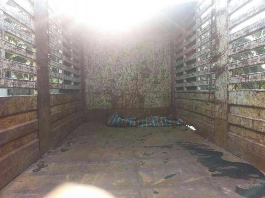 รถอีซูซุ 10 ล้อ รั้ว FVM 195 แรงม้า. ปี 38 สนใจติดต่อ 081 - 6079515 รถอีซูซุ 10 ล้อ รั้ว FVM 195 แรงม้า. ปี 38 สนใจติดต่อ 081 - 6079515