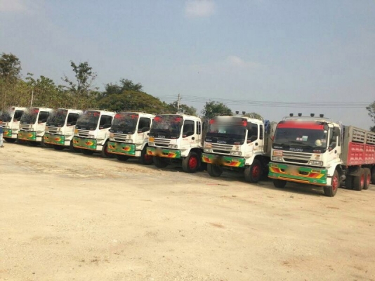 รถอีซูซุ 10 ล้อ ( ไม่ดั้ม )  320 แรงม้า. ( ปี 50 - 51 )  ( ขายแม่ , ลูก ) สนใจติดต่อ 081 - 6079515