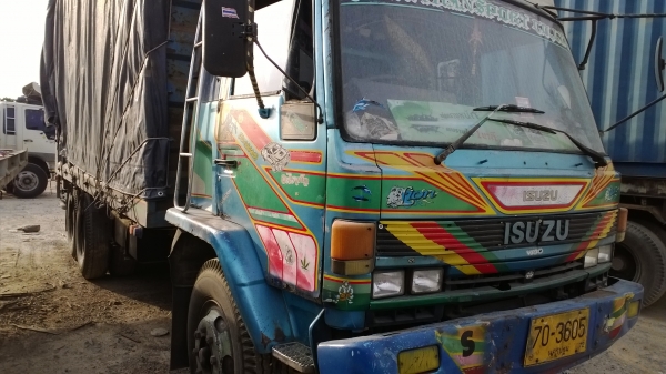 (มี2คัน)10ล้อเพลาเดียวISUZU 195 แรง สภาพยังดี วิ่งงานอยู่.คัสซีสวย เครื่องดี...เล่มพร้อม.. (มี2คัน)10ล้อเพลาเดียวISUZU 195 แรง สภาพยังดี วิ่งงานอยู่.คัสซีสวย เครื่องดี...เล่มพร้อม..